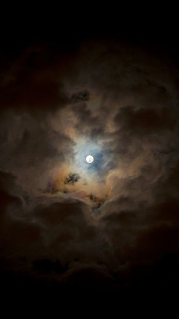 Обои 720x1280 луна, облака, ночь