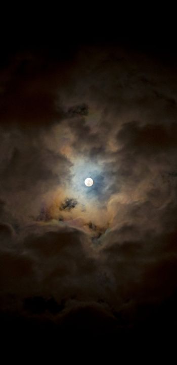 Обои 1080x2220 луна, облака, ночь