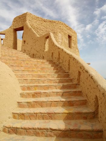 Обои 1620x2160 Сива, Египет, лестница