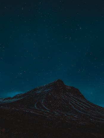 Обои 1620x2160 Исландия, горы, звездная ночь