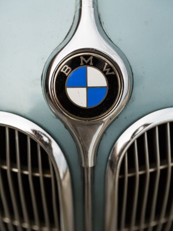 Обои 2048x2732 BMW, логотип