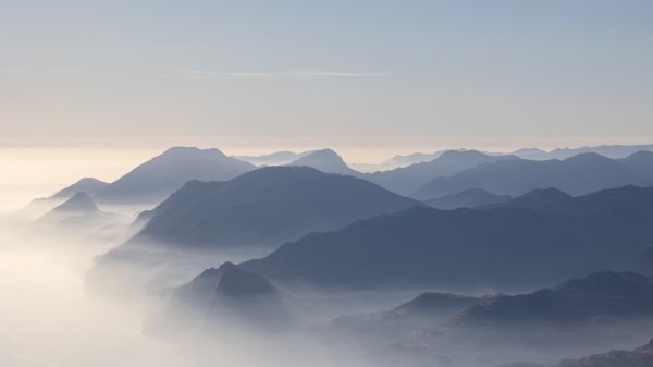Обои 1600x900 горы, Италия, облака