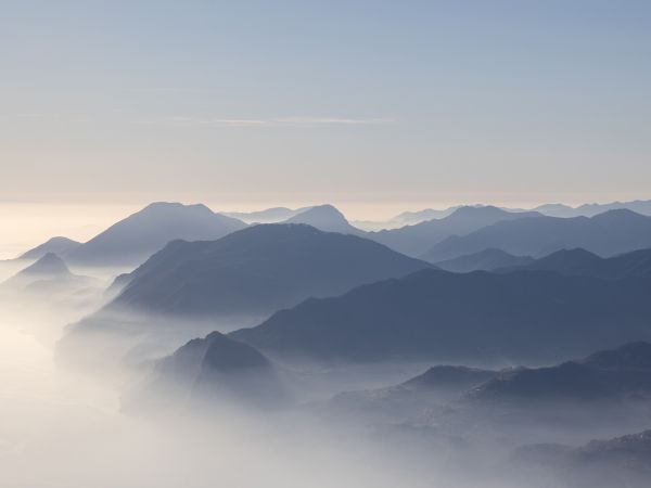 Обои 800x600 горы, Италия, облака