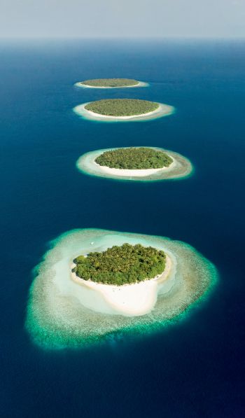 Maldives, bird's eye view, islands Wallpaper 600x1024