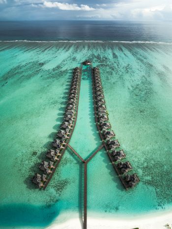 Обои 1536x2048 Мальдивы, курорт, вид с высоты птичьего полета