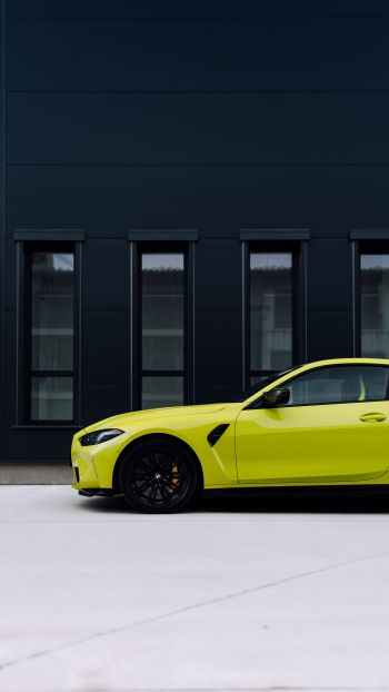 Обои 2160x3840 желтый BMW, спортивная машина