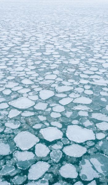 Обои 600x1024 замерзшее озеро, лед, зима
