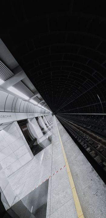Обои 1440x2960 станция метро, тоннель, черное и белое