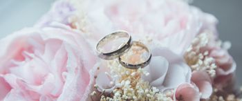 Обои 3440x1440 обручальные кольца, свадьба, цветочная композиция