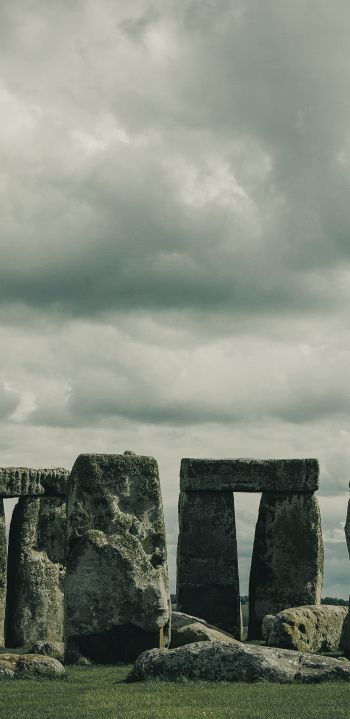 Stonehenge, Wiltshire Wallpaper 1080x2220