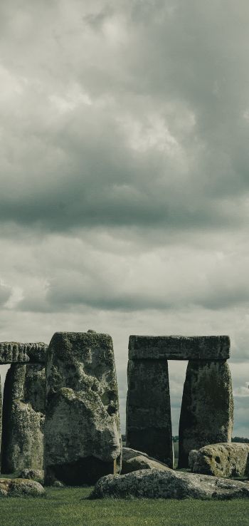 Stonehenge, Wiltshire Wallpaper 1080x2280