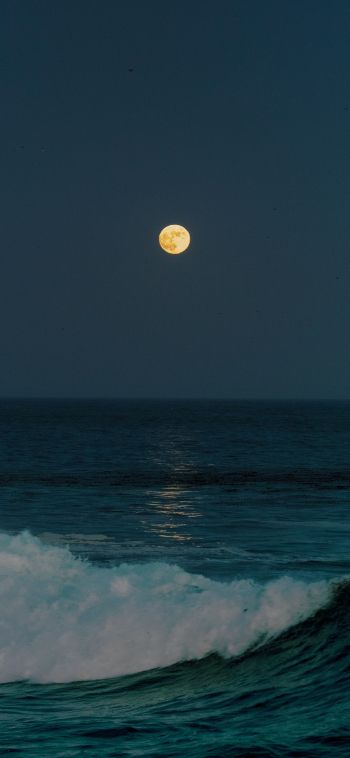 full moon, sea waves Wallpaper 1080x2340