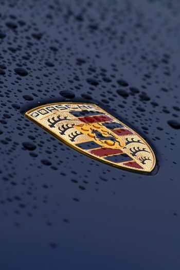 Обои 640x960 логотип Porsche, капли, капот