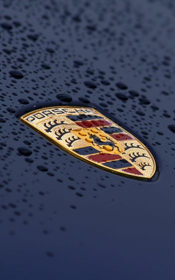 Обои 1200x1920 логотип Porsche, капли, капот