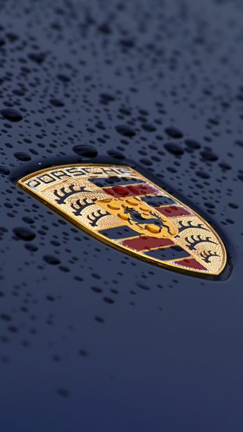 Обои 750x1334 логотип Porsche, капли, капот