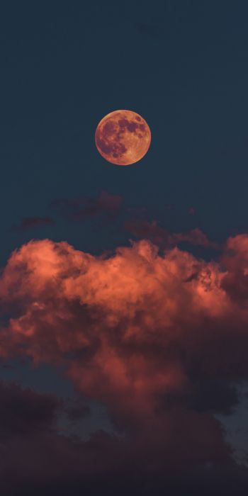 Обои 720x1440 луна, облака, небо