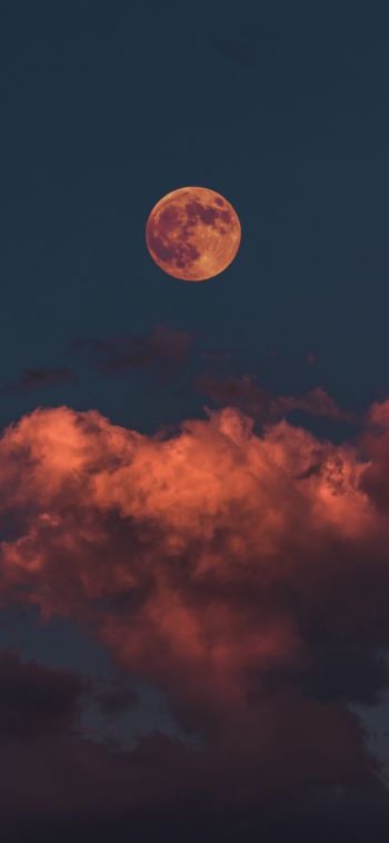 Обои 1080x2340 луна, облака, небо