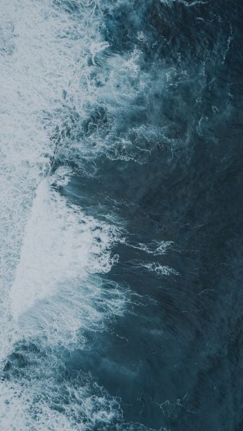 Обои 640x1136 морские волны, вид сверху, синий