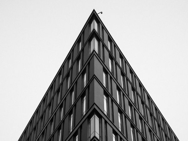 building, house corner, black and white Wallpaper 1024x768