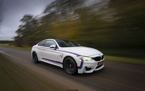 BMW M4, high speed Wallpaper 1920x1200