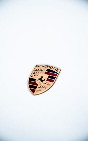 Обои 1600x2560 эмблема Porsche, на белом фоне, логотип