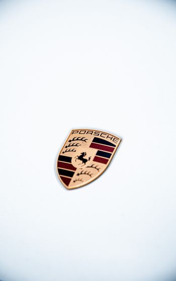 Обои 1752x2800 эмблема Porsche, на белом фоне, логотип