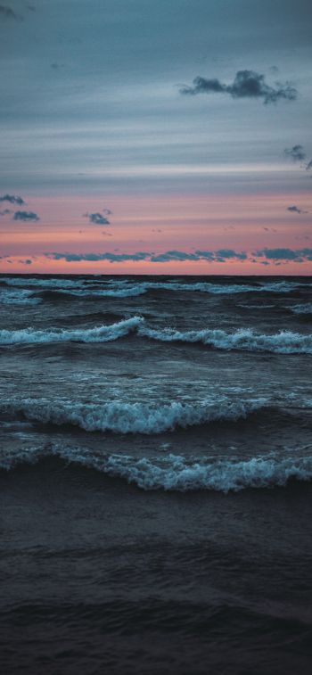 Обои 828x1792 морские волны, закат, морской пейзаж