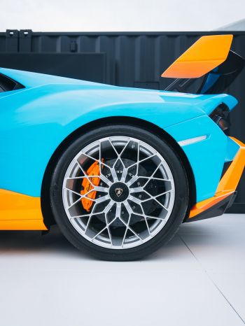 Обои 1620x2160 колесо Lamborghini,  спортивная машина