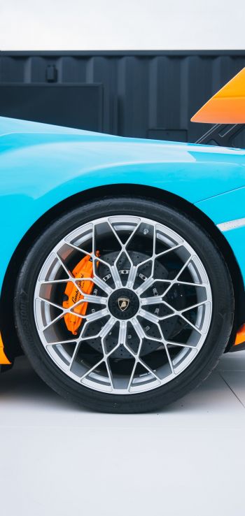 Обои 720x1520 колесо Lamborghini,  спортивная машина