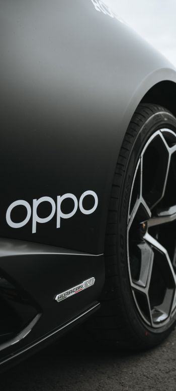 Обои 720x1600 OPPO, черная машина, колесо
