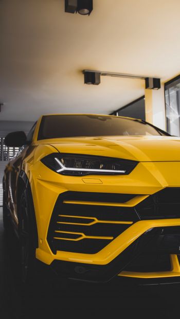 Обои 640x1136 желтый Lamborghini Urus, внедорожник