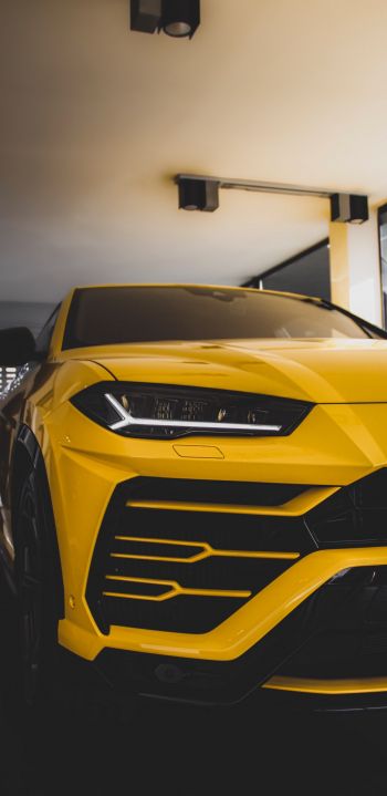 Обои 1080x2220 желтый Lamborghini Urus, внедорожник