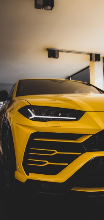 Обои 1440x3040 желтый Lamborghini Urus, внедорожник
