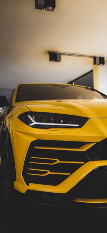 Обои 1080x2340 желтый Lamborghini Urus, внедорожник