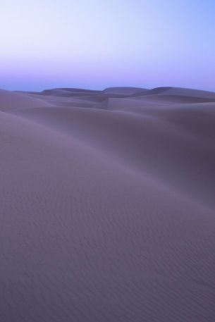 Обои 3648x5472 песчаные дюны, пустыня, фиолетовый
