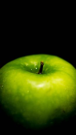 Обои 640x1136 зеленое яблоко, на черном фоне, макро