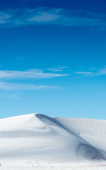 Обои 800x1280 дюна, белый песок, голубое небо