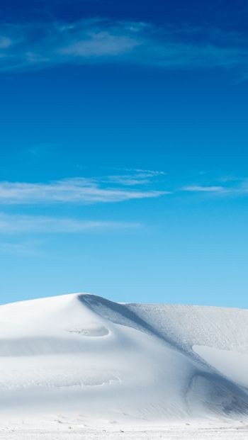 Обои 640x1136 дюна, белый песок, голубое небо