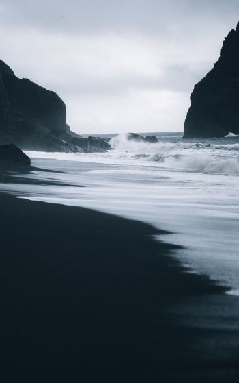 Обои 1752x2800 Пляж Рейнисфьяра, Исландия, темный