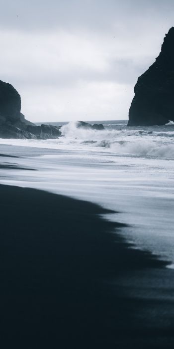 Обои 720x1440 Пляж Рейнисфьяра, Исландия, темный