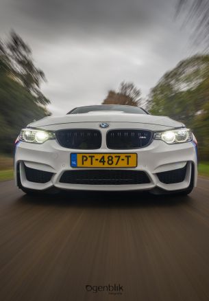 Обои 1640x2360 BMW M4, высокая скорость