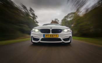 BMW M4, high speed Wallpaper 2560x1600