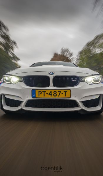 BMW M4, high speed Wallpaper 600x1024