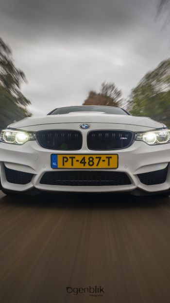 BMW M4, high speed Wallpaper 750x1334