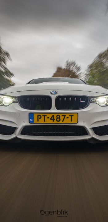 BMW M4, high speed Wallpaper 1080x2220