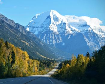 Mount Robson, Canada, highway Wallpaper 1280x1024