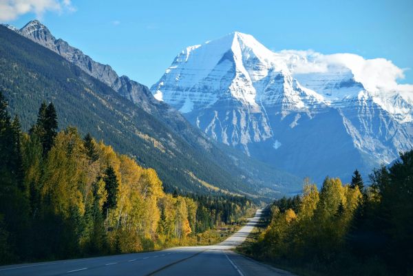 Mount Robson, Canada, highway Wallpaper 2992x2000
