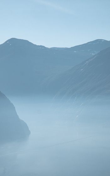 Обои 1752x2800 горный пейзаж, туман, голубой