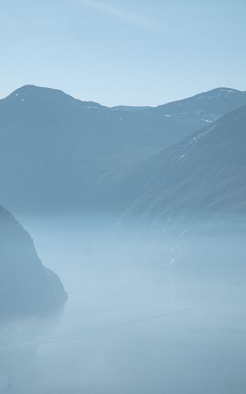 Обои 800x1280 горный пейзаж, туман, голубой