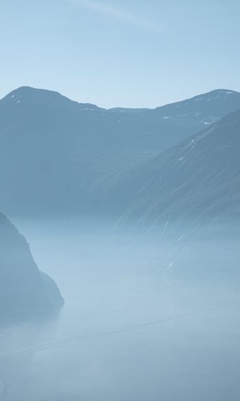 Обои 1200x2000 горный пейзаж, туман, голубой